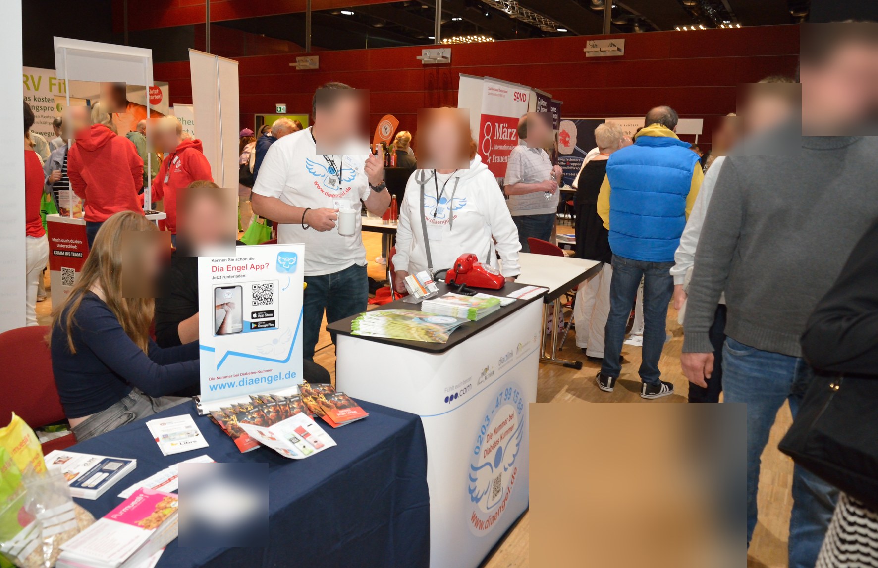 Diabetes-Beratung und Selbsthilfe am Messestand